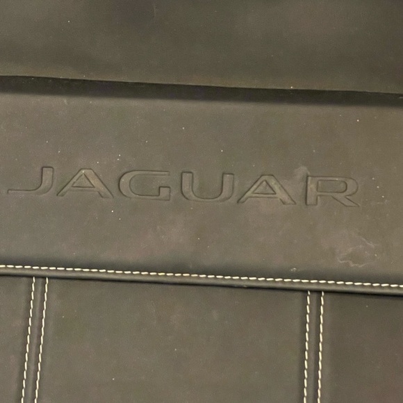 Jaguar , rear seat organizer, leather w/ white stitch detail - Picture 2 of 7